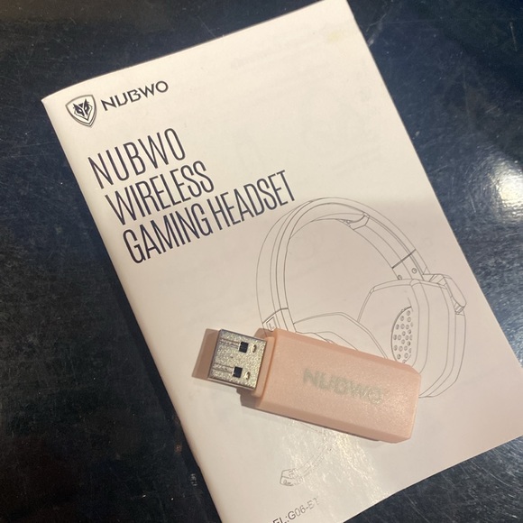 Pink Gaming Headset - Picture 5 of 5